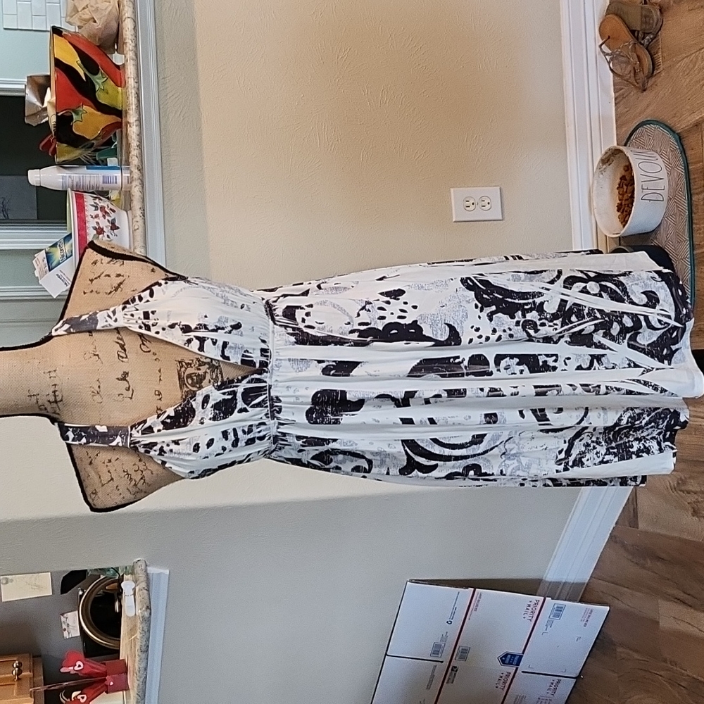 White and black large women's dress